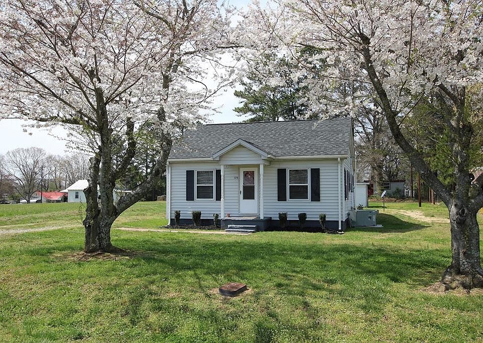 1st image of 105 Green Dr