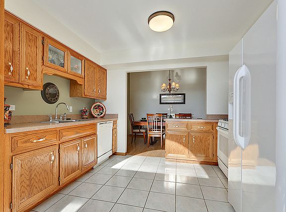 5th image of 6411 Pine Trl #4