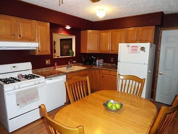 3rd image of 23534 Thistle Ct