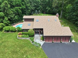 8 Walnut Ridge Rd, New Fairfield, CT 06812