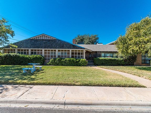 2nd image of 2901 Windsor Dr