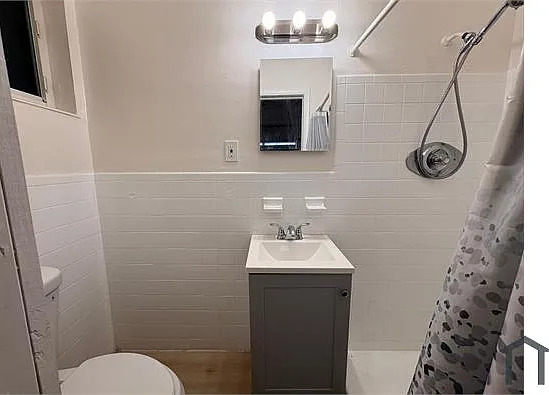 690 NE 133rd St #7 — Photo 5