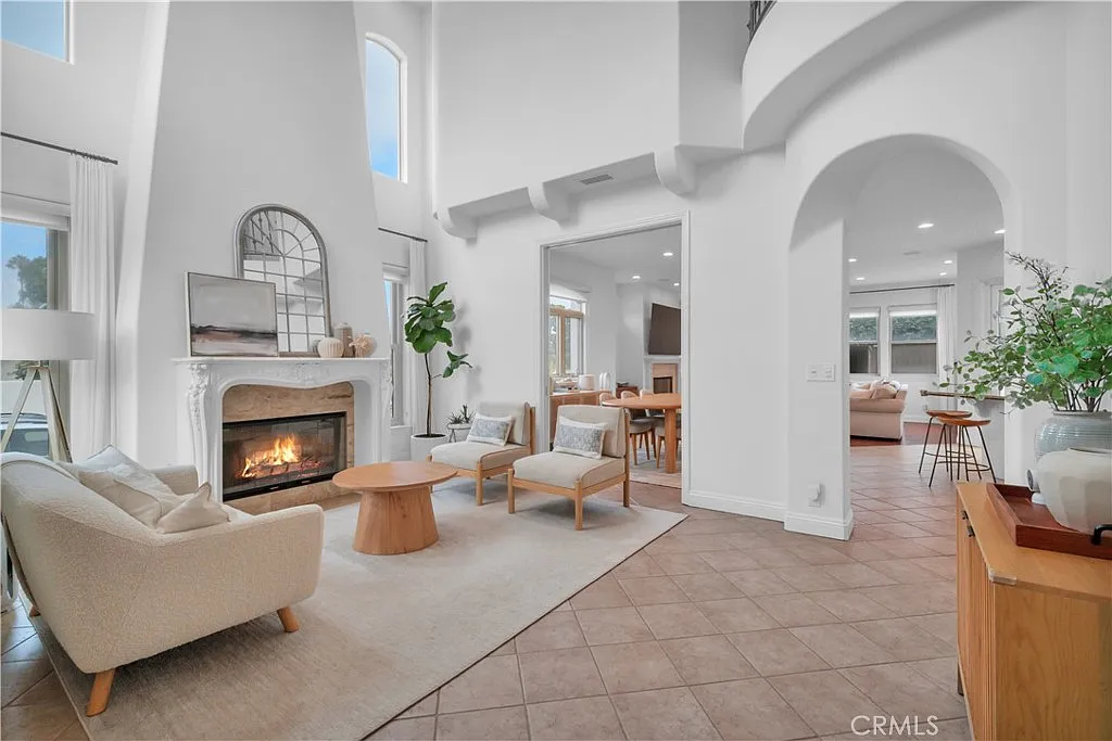 4 bed, 3.5 bath, 3020 sqft, $15,000 — Photo 2