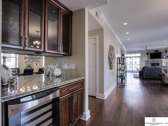 2nd image of 1403 Farnam St APT 612