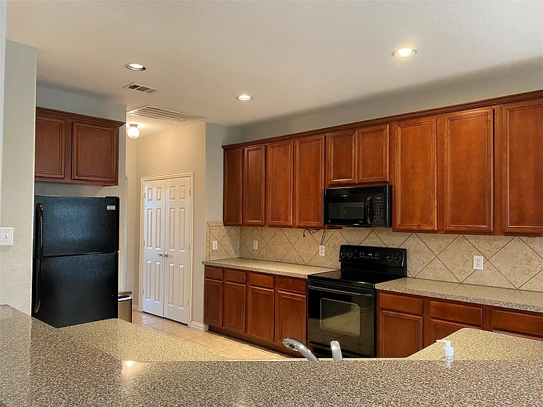 10248 Brenden Dr — Photo 6