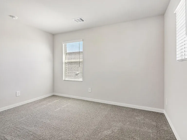 701 Easthill Dr — Photo 17