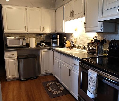 4th image of 847 Edwin Dr