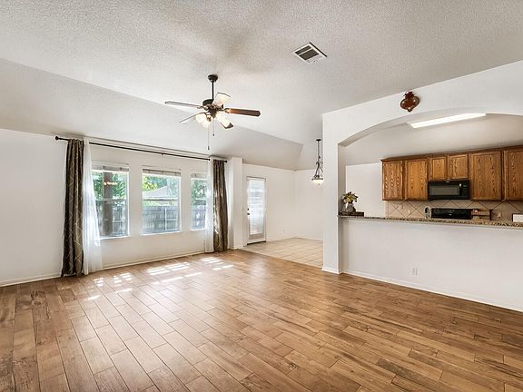 2nd image of 19009 Leigh Ln