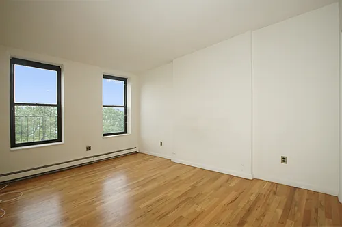 181 12th St #2F Photo 1