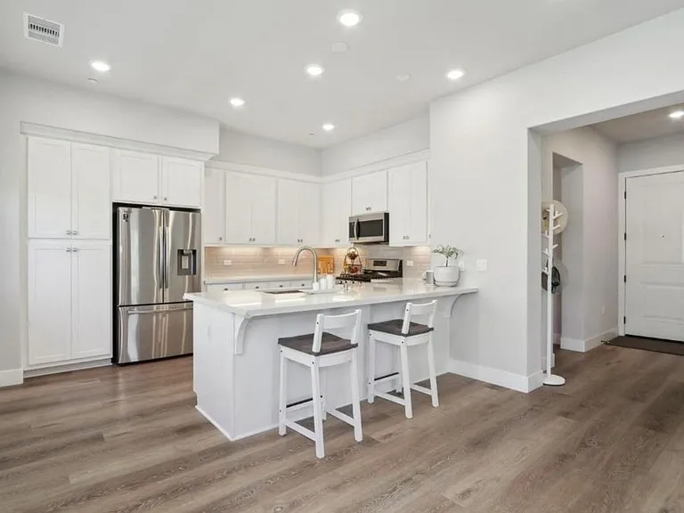 1661 Spring St #412 — Photo 4