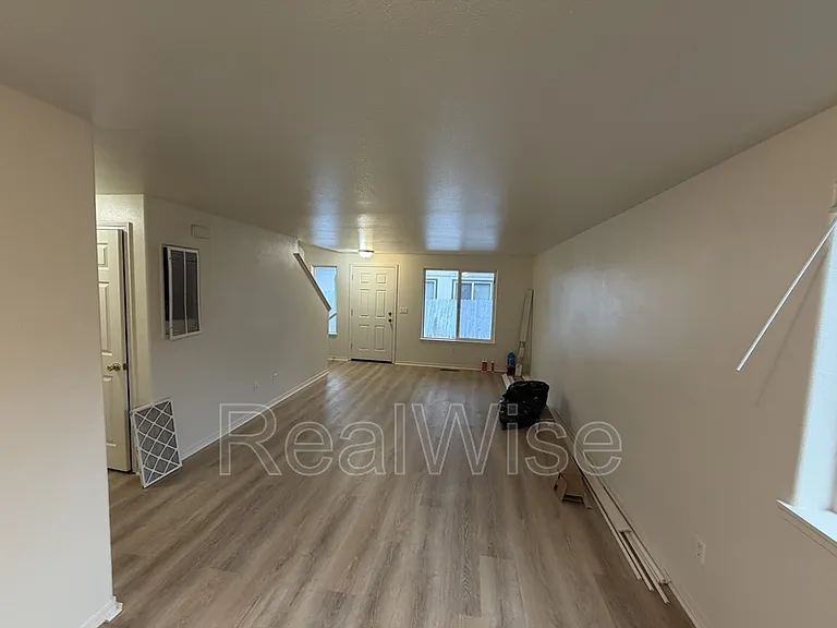 241 NE School St — Photo 6