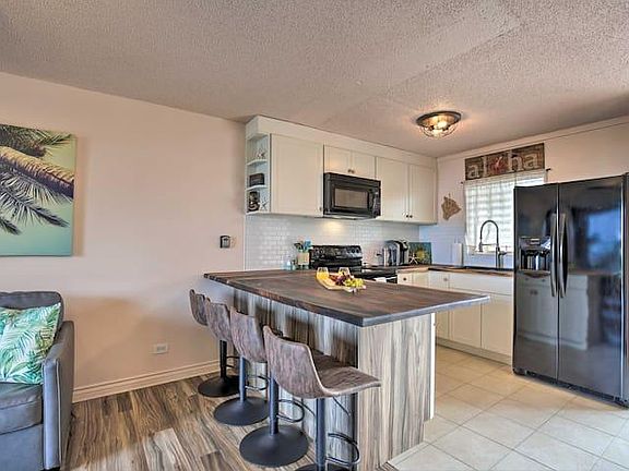 5th image of 75-5766 Kuakini Hwy APT 201