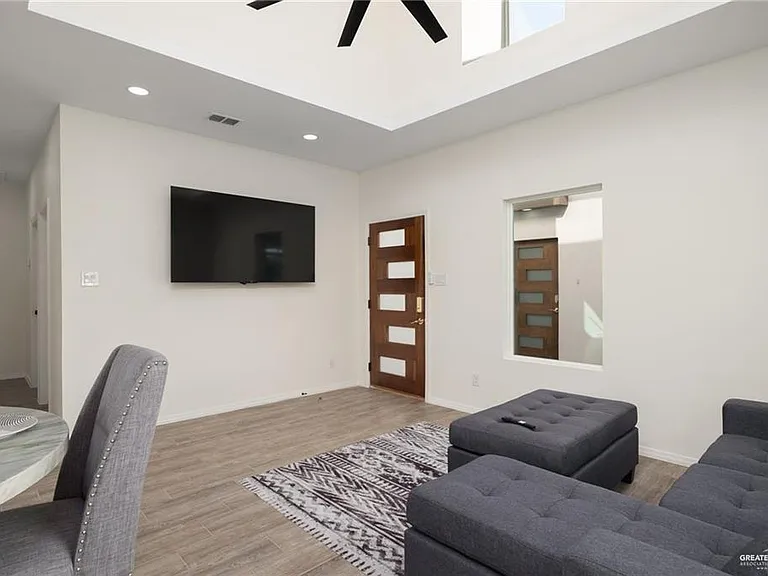 1605 Karen Dr #A1 — Photo 3