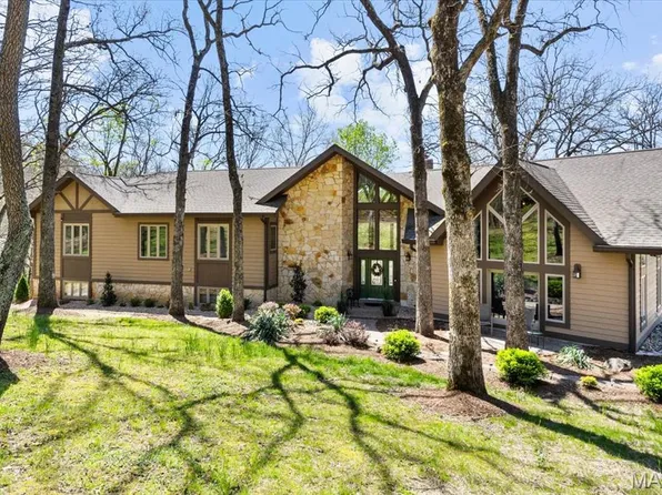 16480 Walnut Rail Rd, Chesterfield, MO 63005