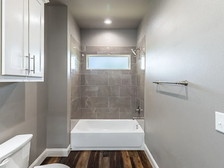 2409 Bois D Arc St — Photo 15