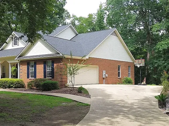5 bed, 4302 sqft, $3,000 — Photo 2