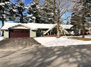 32 Robinson Gdns, Lewiston, ME 04240