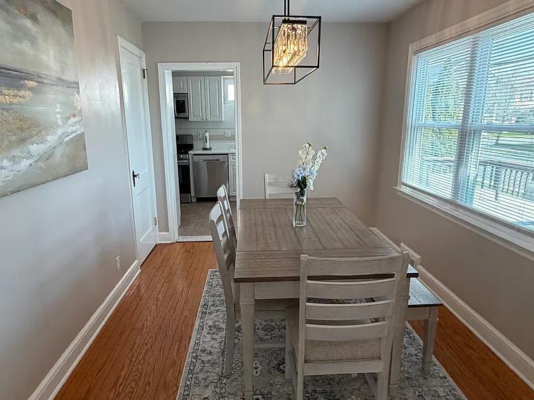 7703 Winchester Ave — Photo 12