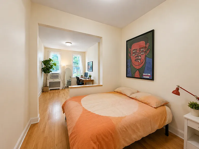 1923 Greene Ave #1L — Photo 1