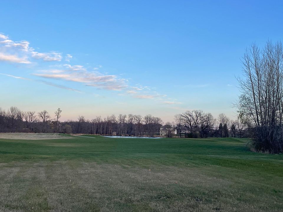 1st image of 2 Moorstone Dr NE
