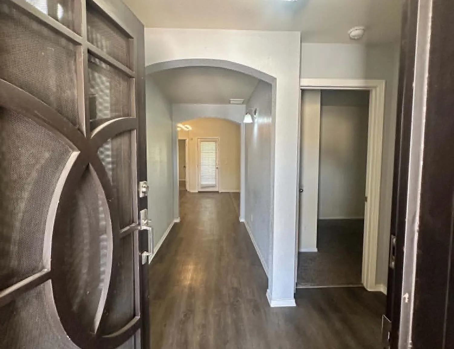 3 bed, 2.0 bath, 1350 sqft, $1,600 — Photo 3