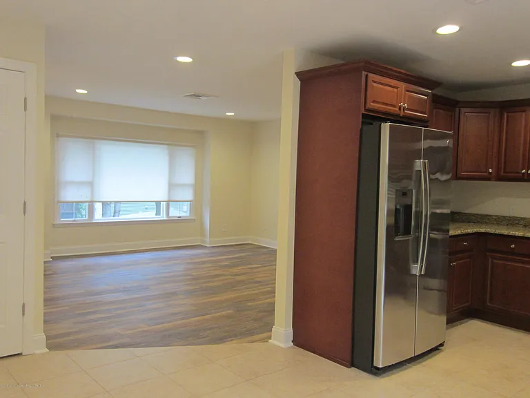 22 Lasatta Ave #2B — Photo 3