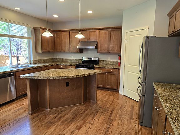 2nd image of 4857 Osprey Ln