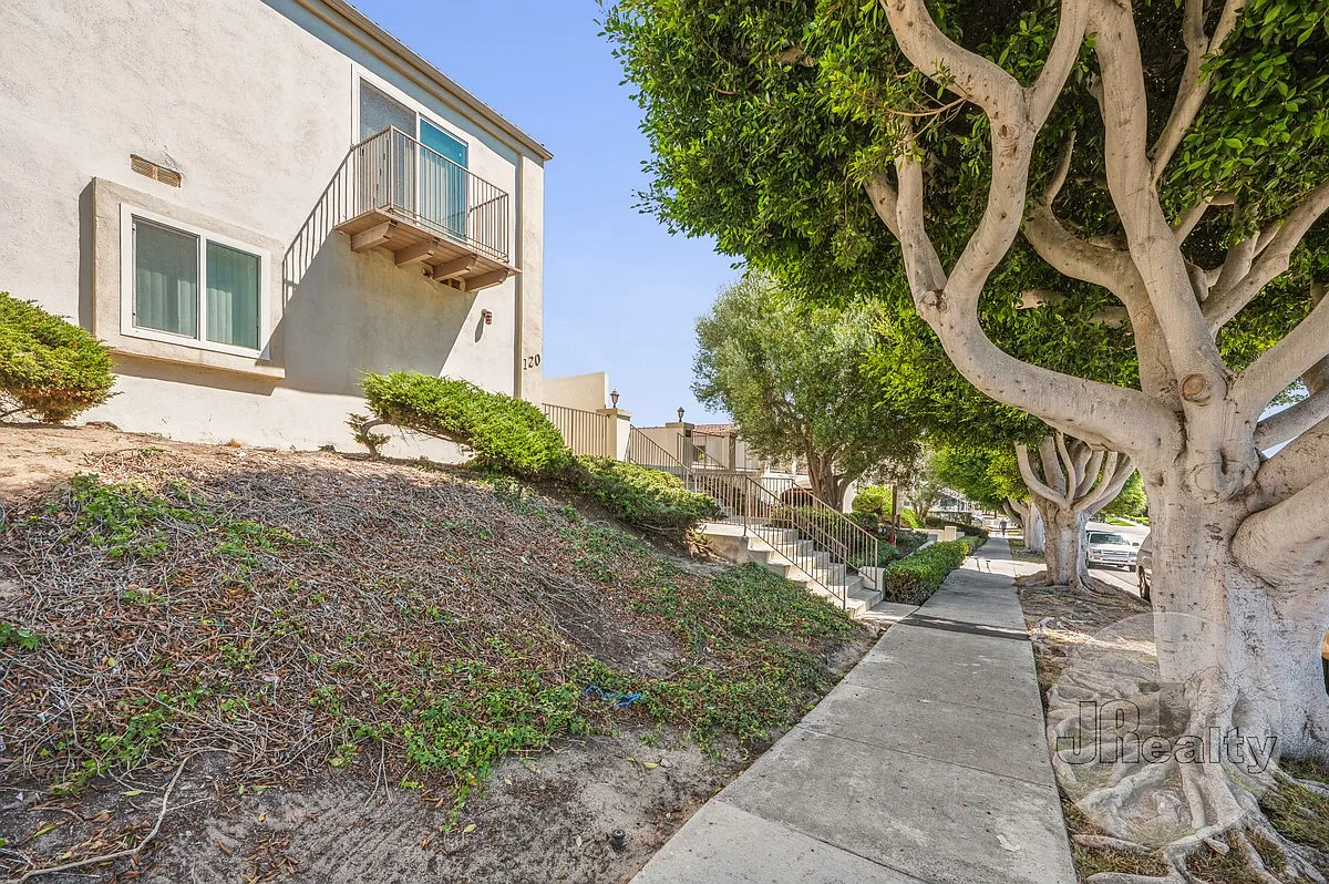 Mediterranean Townhomes — Photo 4
