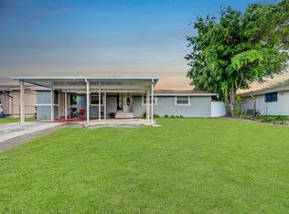 3872 Mackinac Rd, Lake Worth, FL 33462