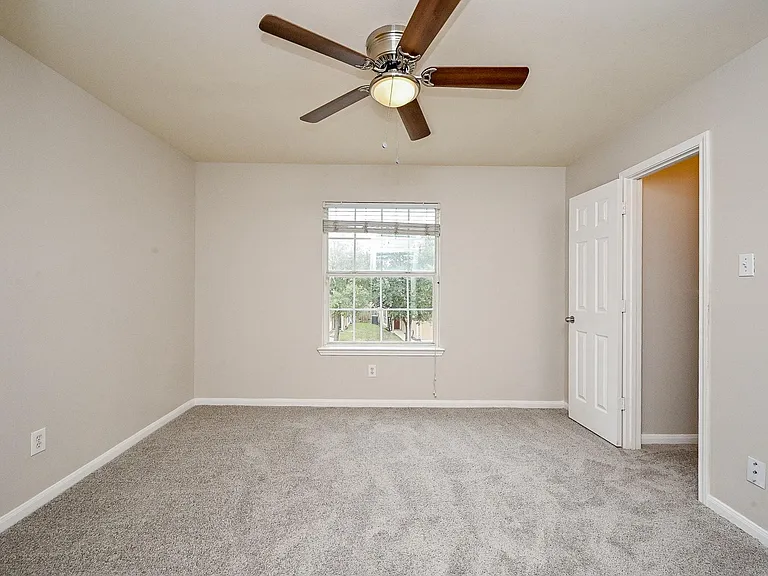 6127 Yorkglen Manor Ln — Photo 16