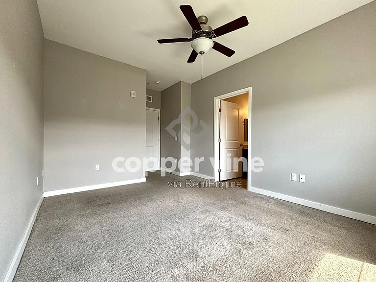 4100 N Albion St #522 — Photo 7