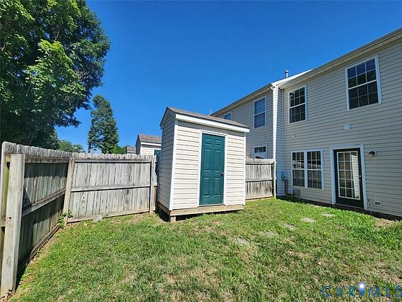 2nd image of 451 Hollybrook Ridge Ln