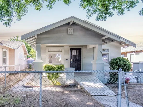 2042 E Lewis Ave, Fresno, CA 93701