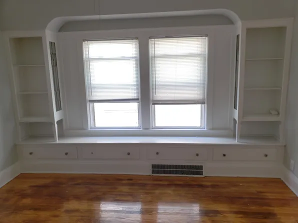 2126 Eldred Ave, Lakewood, OH 44107