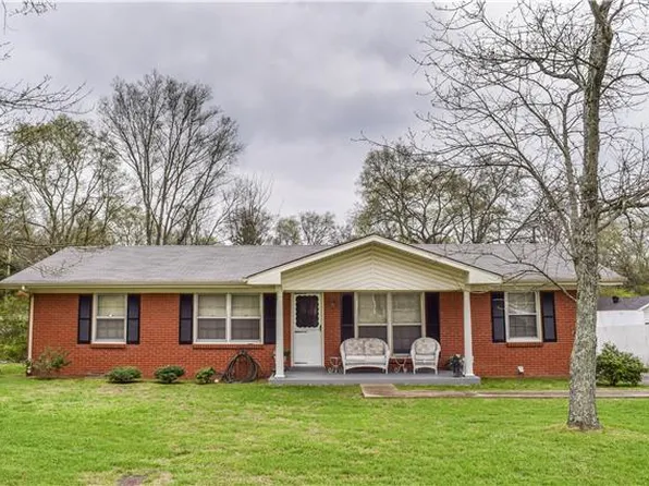 1009 Hart St, Gallatin, TN 37066