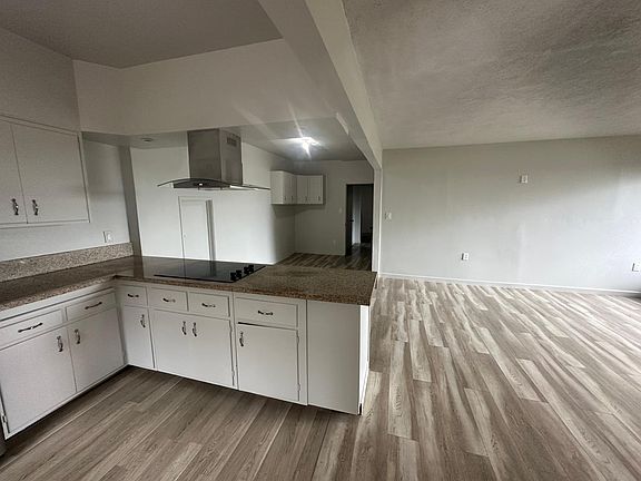 2nd image of 22119 Prospect St