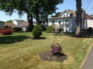 33 William St, Fords, NJ 08863