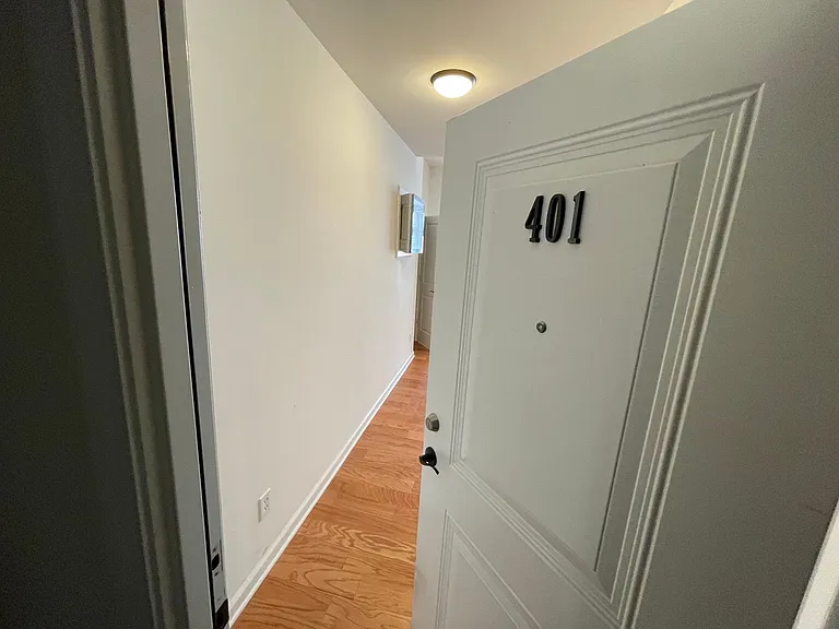 99 Pine Street — Photo 2