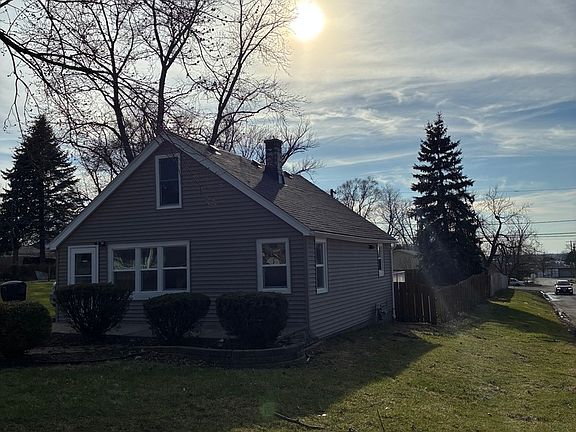 2nd image of 621 Mohawk St