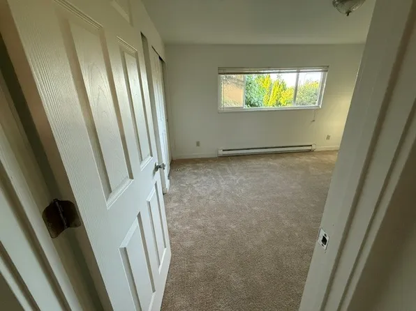 14416 11th Ave SW APT 3, Seattle, WA 98166