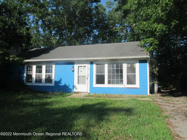 81 Schooner Avenue, Barnegat, NJ 08005
