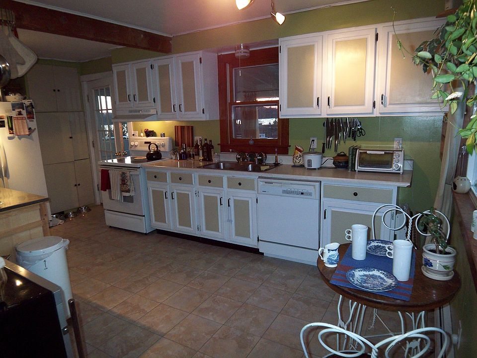 2nd floor kitchen