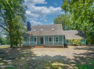 801 Elizabeth Dr, Oak Island, NC 28465