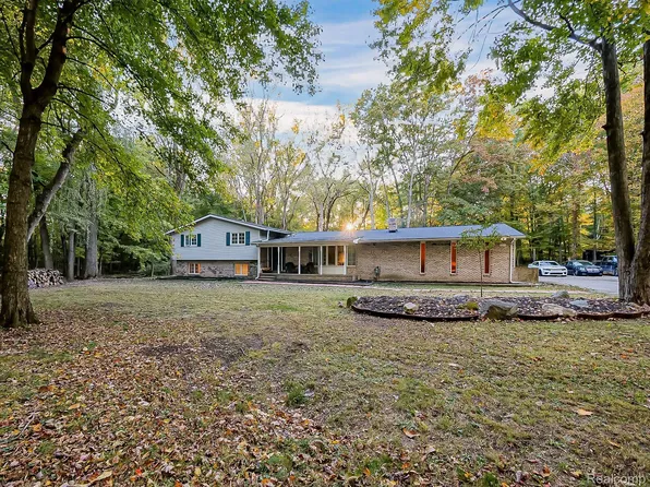 47993 Nine Mile Rd, Northville, MI 48167