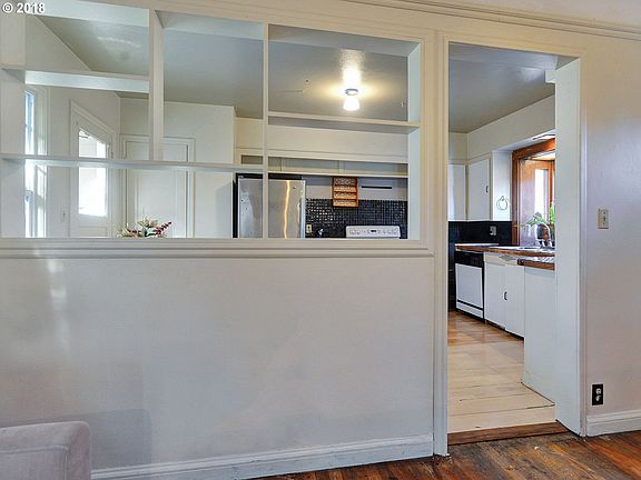 5th image of 1551 SE 51st Ave