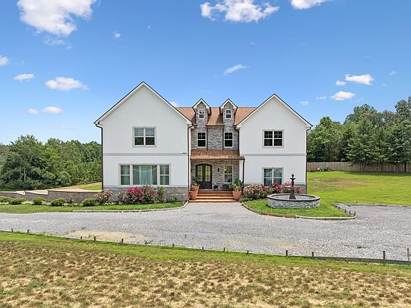 2nd image of 130 Cedar Ridge Ln