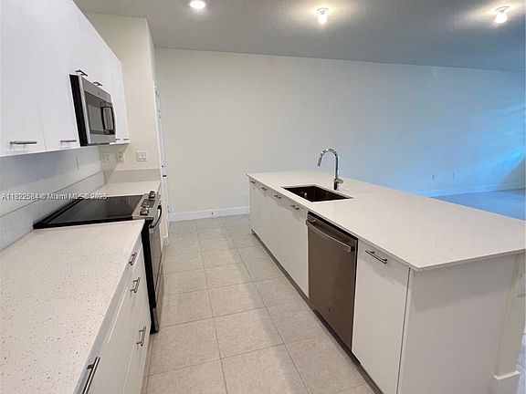 4th image of 8224 NW 43rd St #82