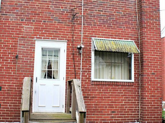 2nd image of 1952 Inverton Rd