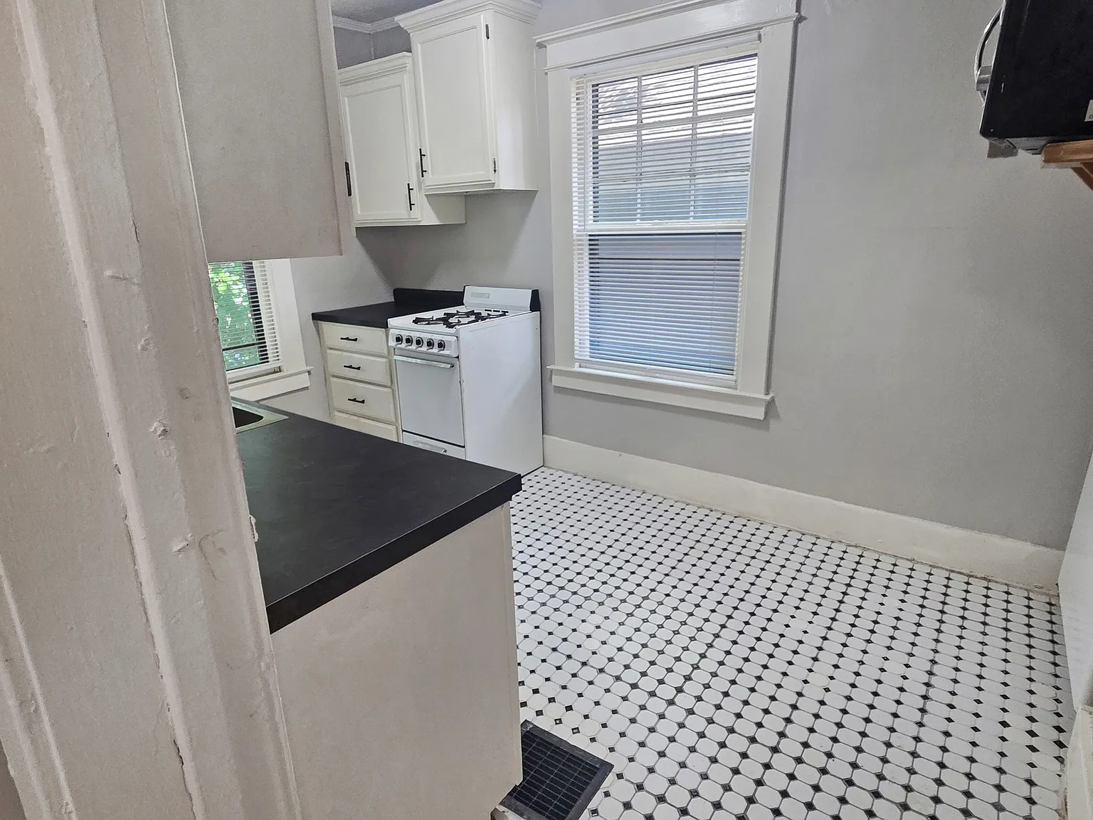 631 Paris Avenue Southeast - 2 (LO) — Photo 4