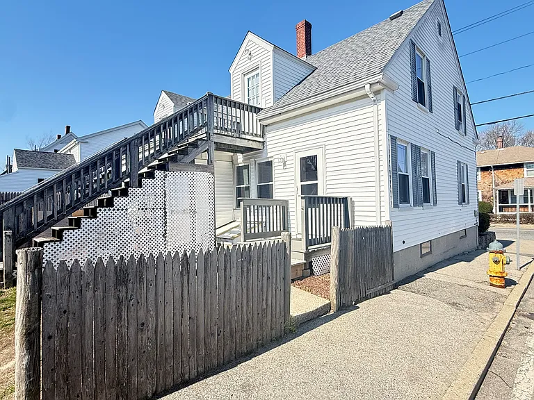 406 Court St #406 — Photo 1